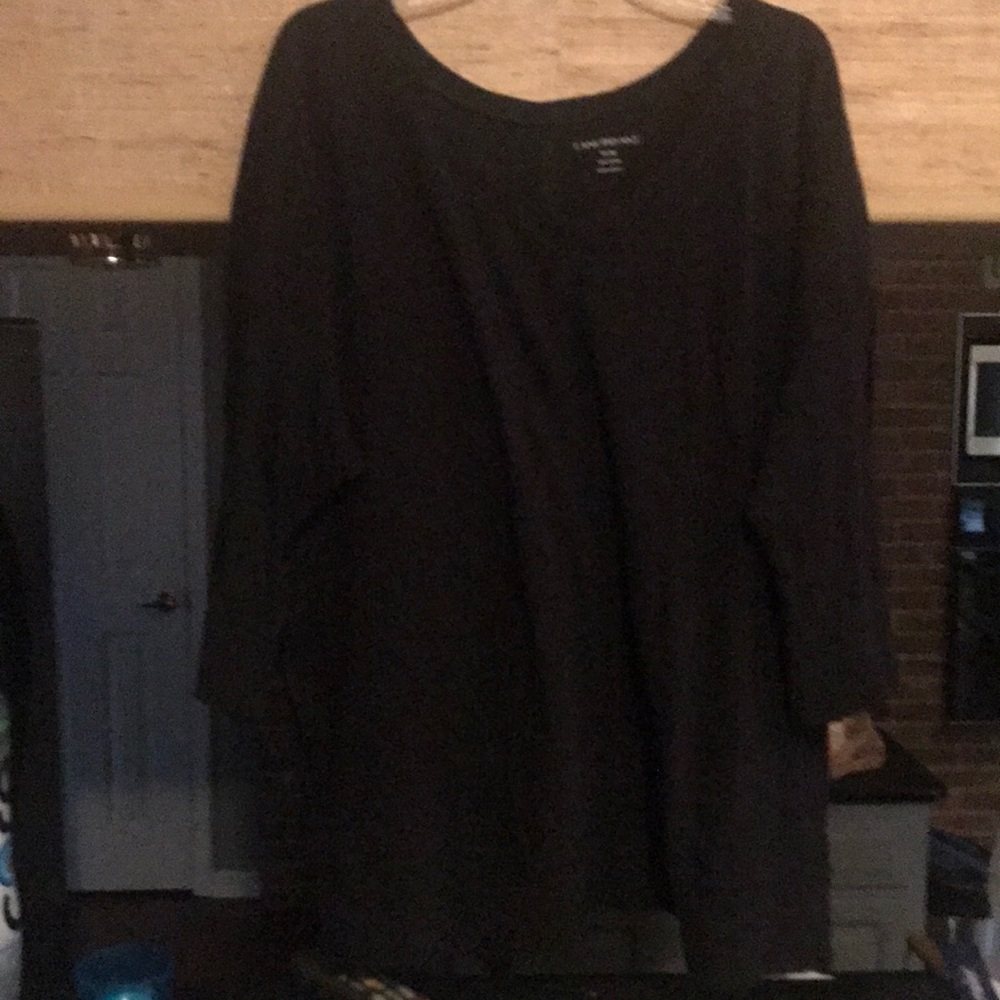 Lane Bryant black 3/4 length sleeve v neck tee